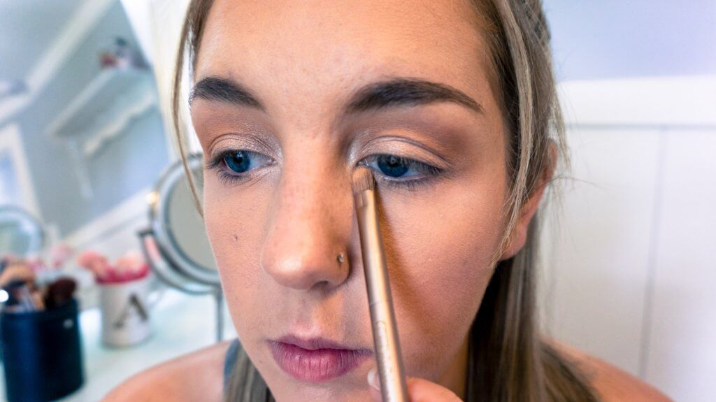 bright inner corner eyeshadow